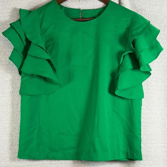 GLAM Ruffled Crew Neck Blouse Flutter Sleeve Chic Emerald Green Boutique NWT - Picture 2 of 7